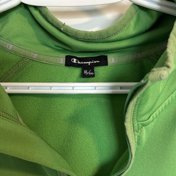 Champion Pull Over Sweater - Picture 2 of 3